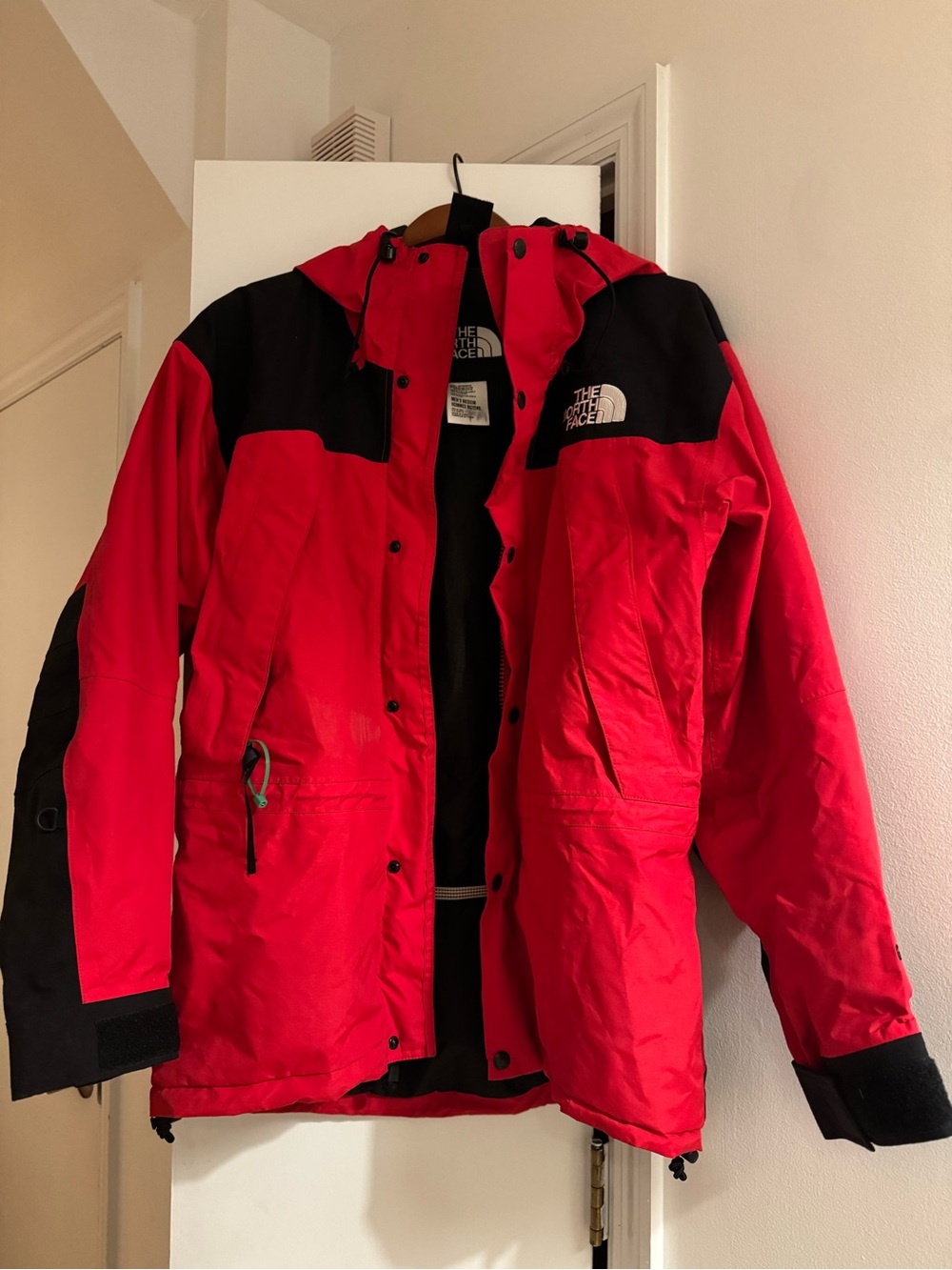 The North Face Vintage Gore-Tex Mountain Jacket Shell Red/Black — Men’s Medium
